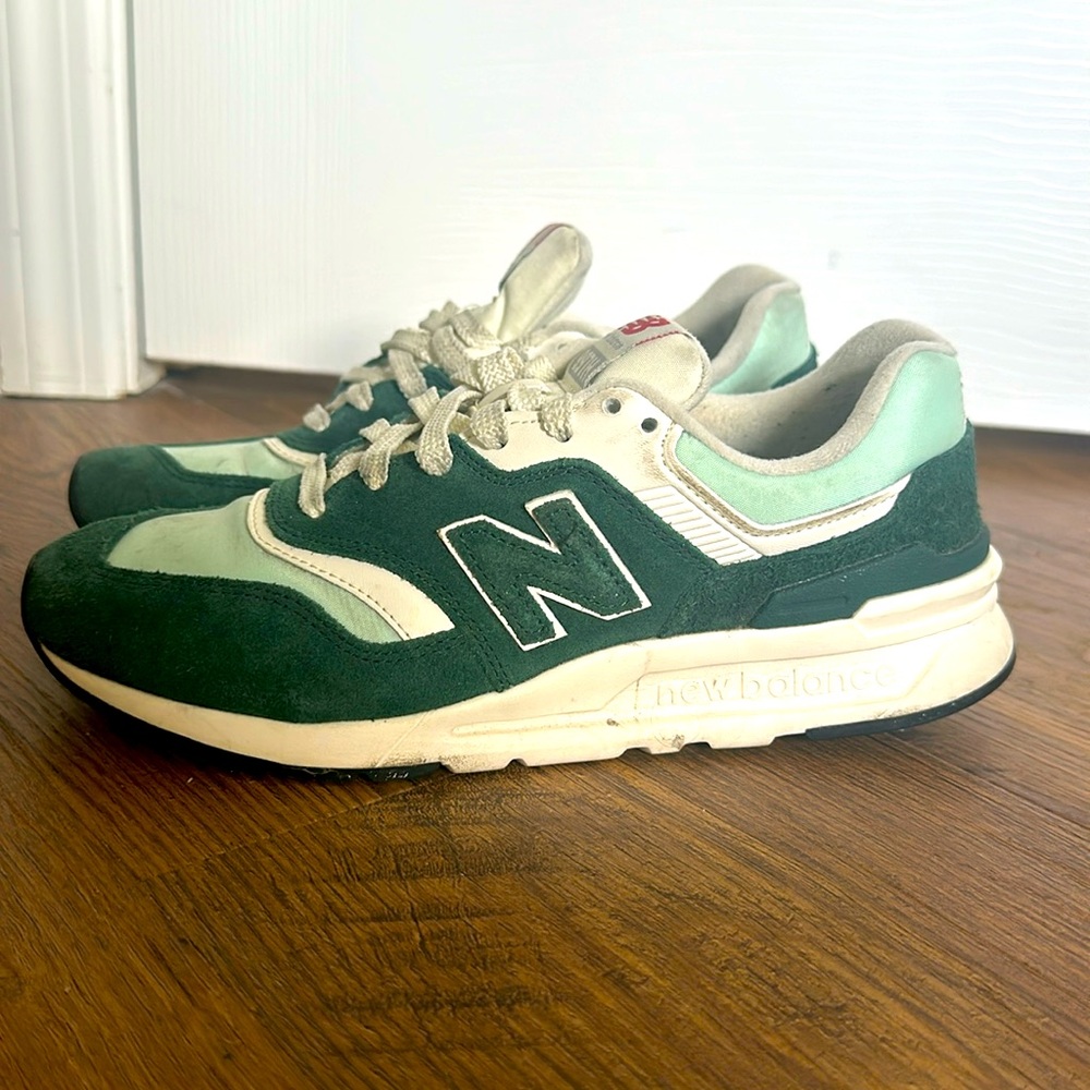 New Balance 997H Varsity Women’s 6.5